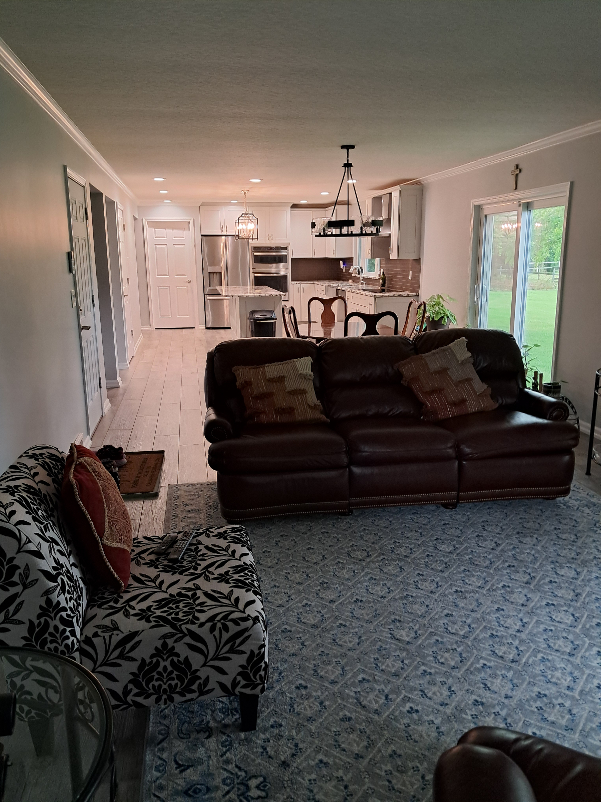 Fully Furnished Room with Private Bath in Spacious Shared Home - Photo 5