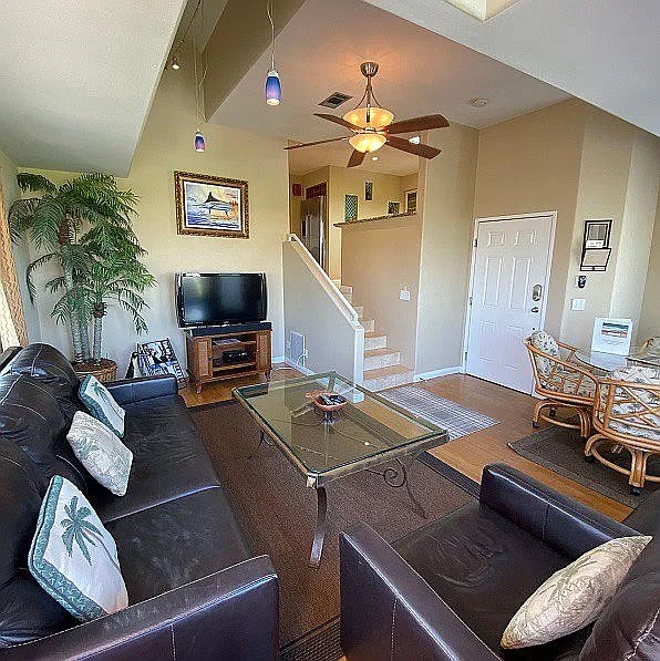 Top-Floor Mission Beach Condo with Ocean and Bay Views - Photo 5