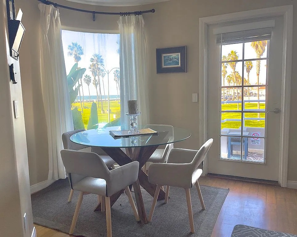 Top-Floor Mission Beach Condo with Ocean and Bay Views - Photo 4