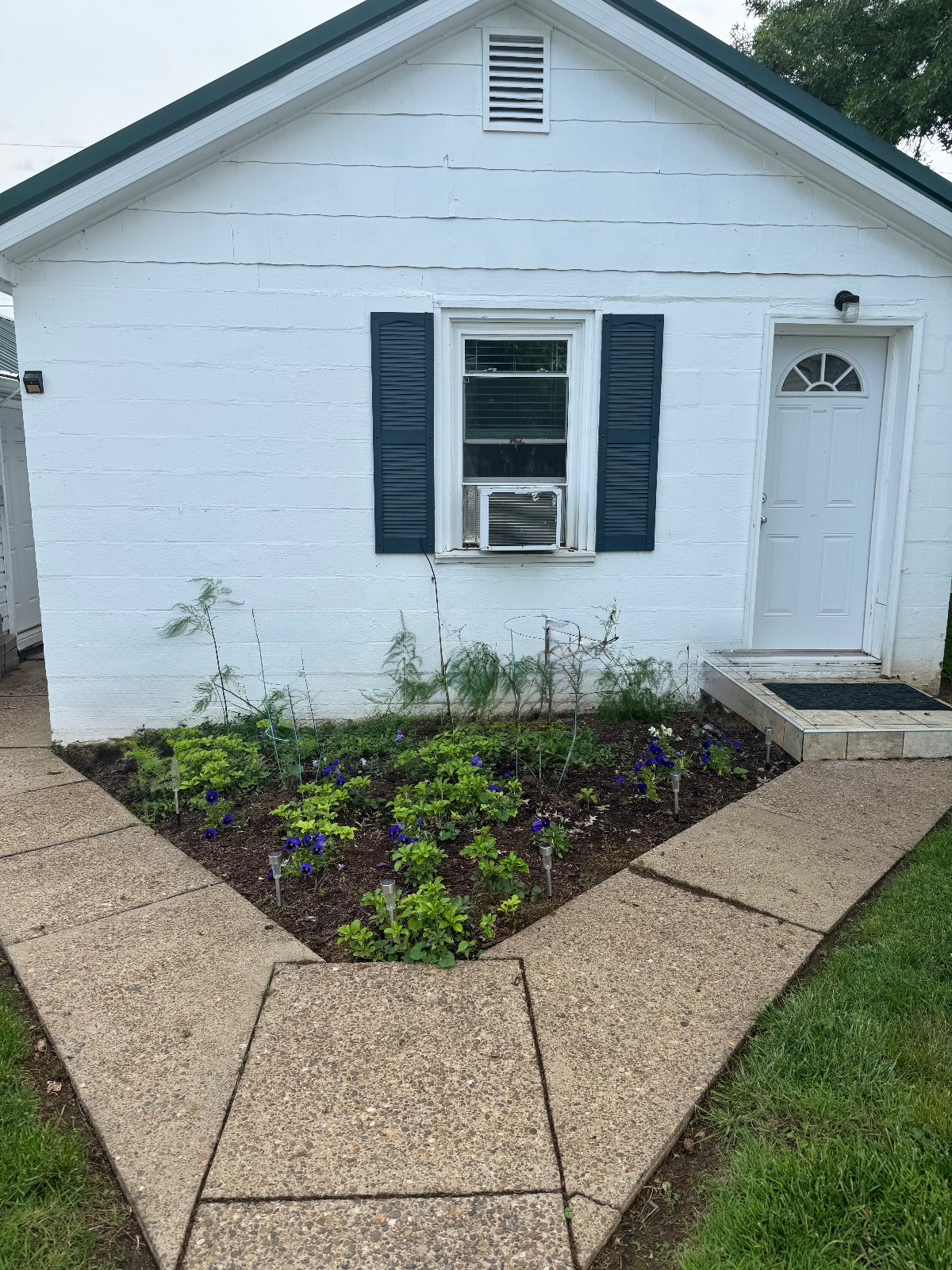 Private Backyard Cottage - Photo 1