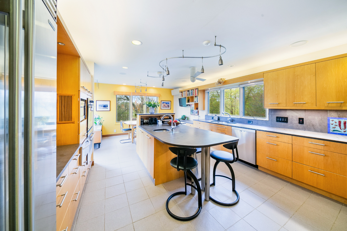 Custom Contemporary Home in Rural Setting yet Minutes to all Amenities - Photo 10