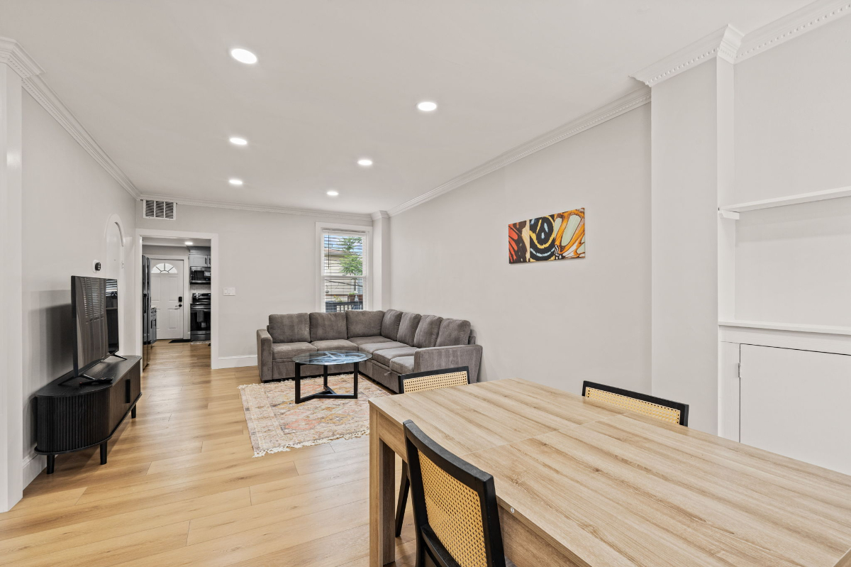 DC Shaw Home - Photo 4