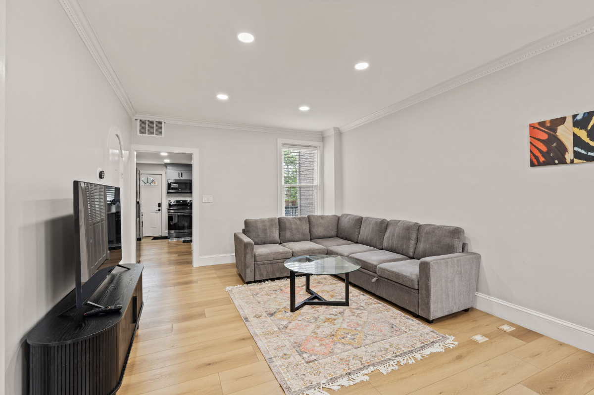DC Shaw Home - Photo 8