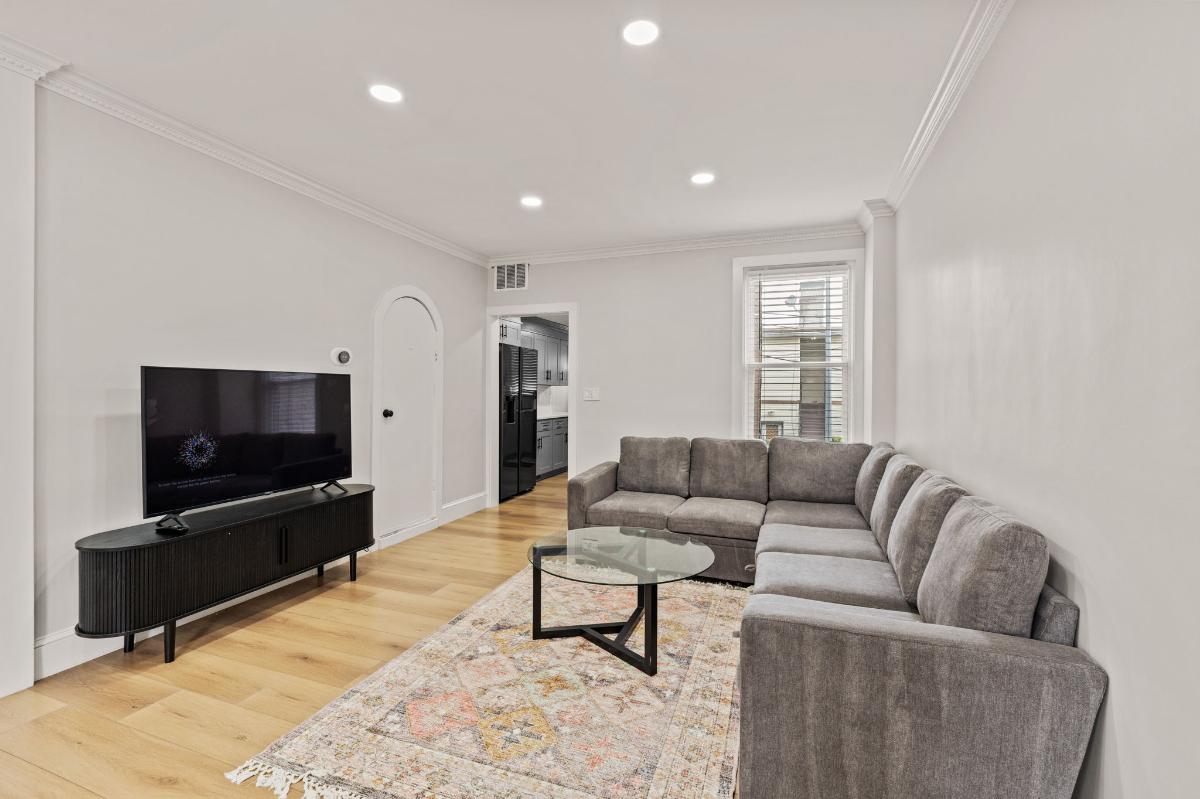DC Shaw Home - Photo 9