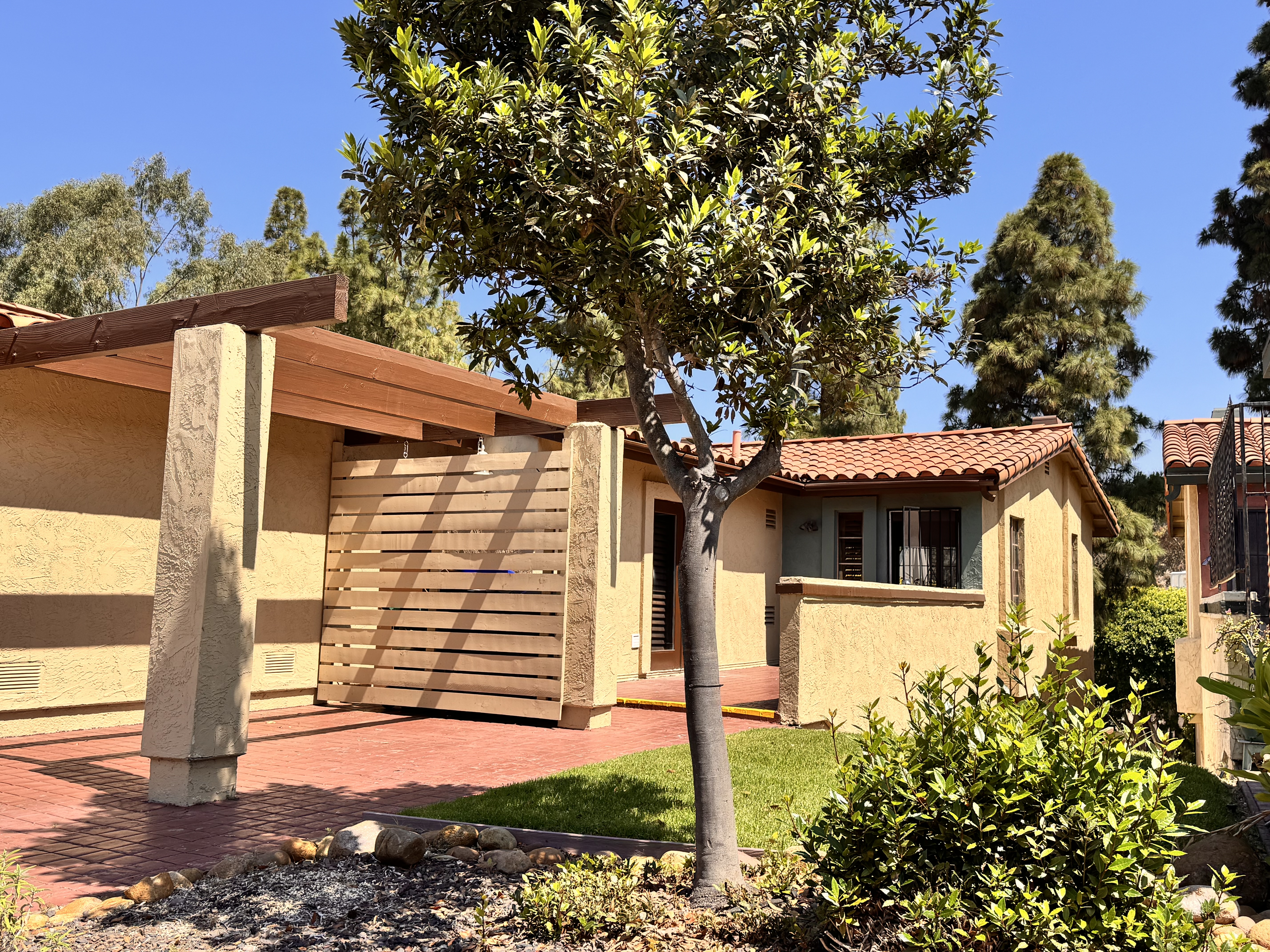 Centrally Located 3x3 Home with garage, pool, tennis/pickle ball courts - Photo 2