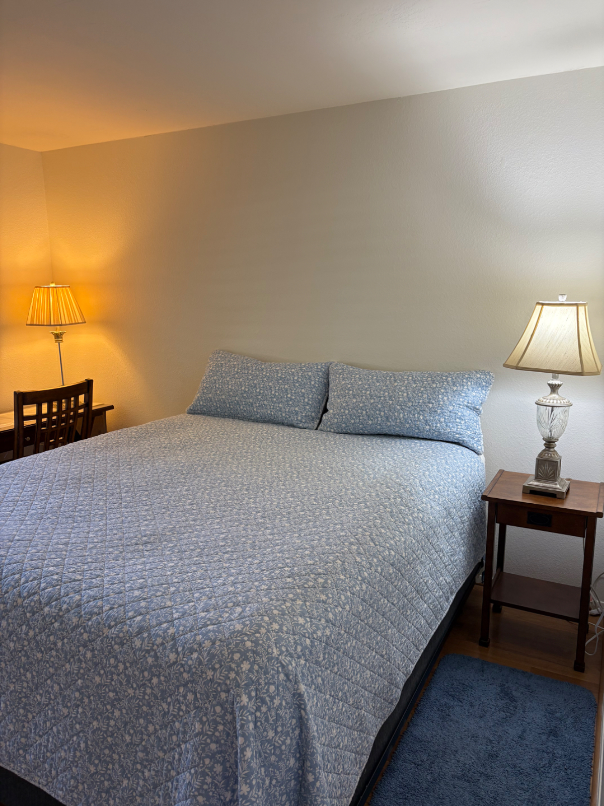 Quiet residential neighborhood convenient to all. Female Only. - Photo 4