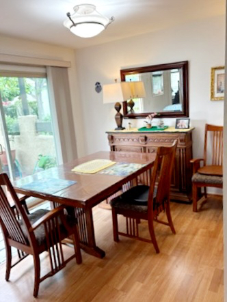 Quiet residential neighborhood convenient to all. Female Only. - Photo 2
