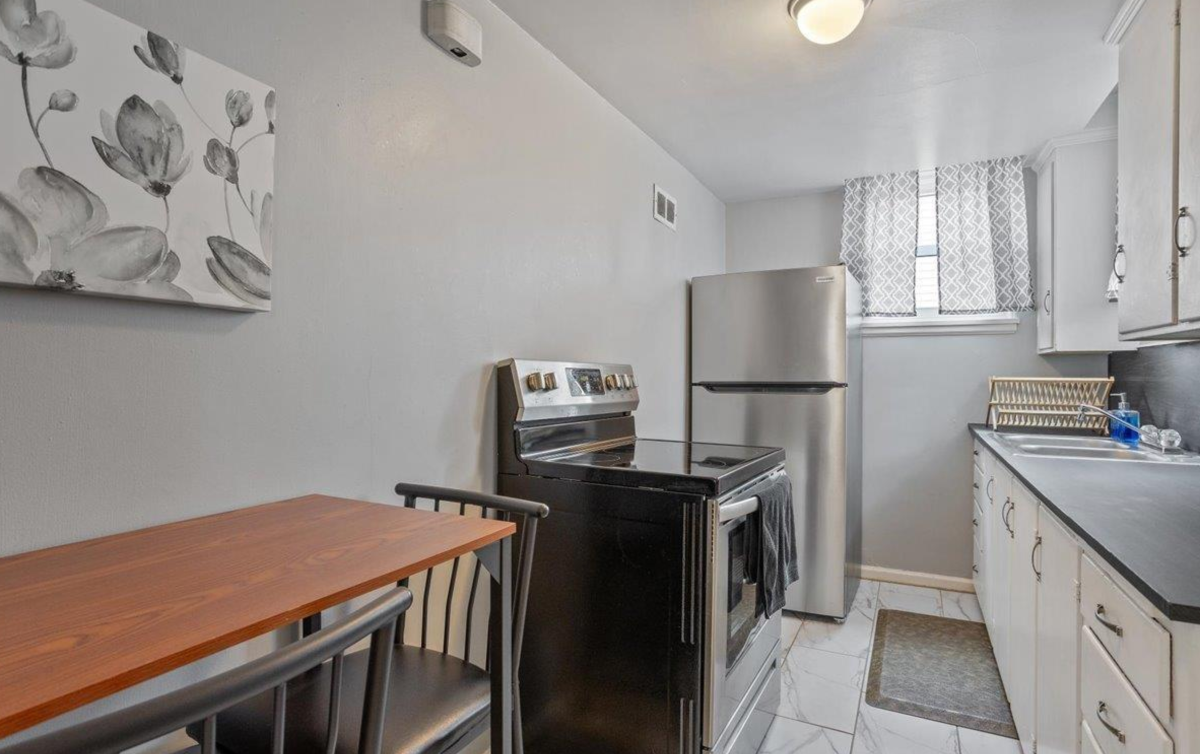 Furnished 1-Bed/1-Bath House in Quiet Neighborhood - Photo 4