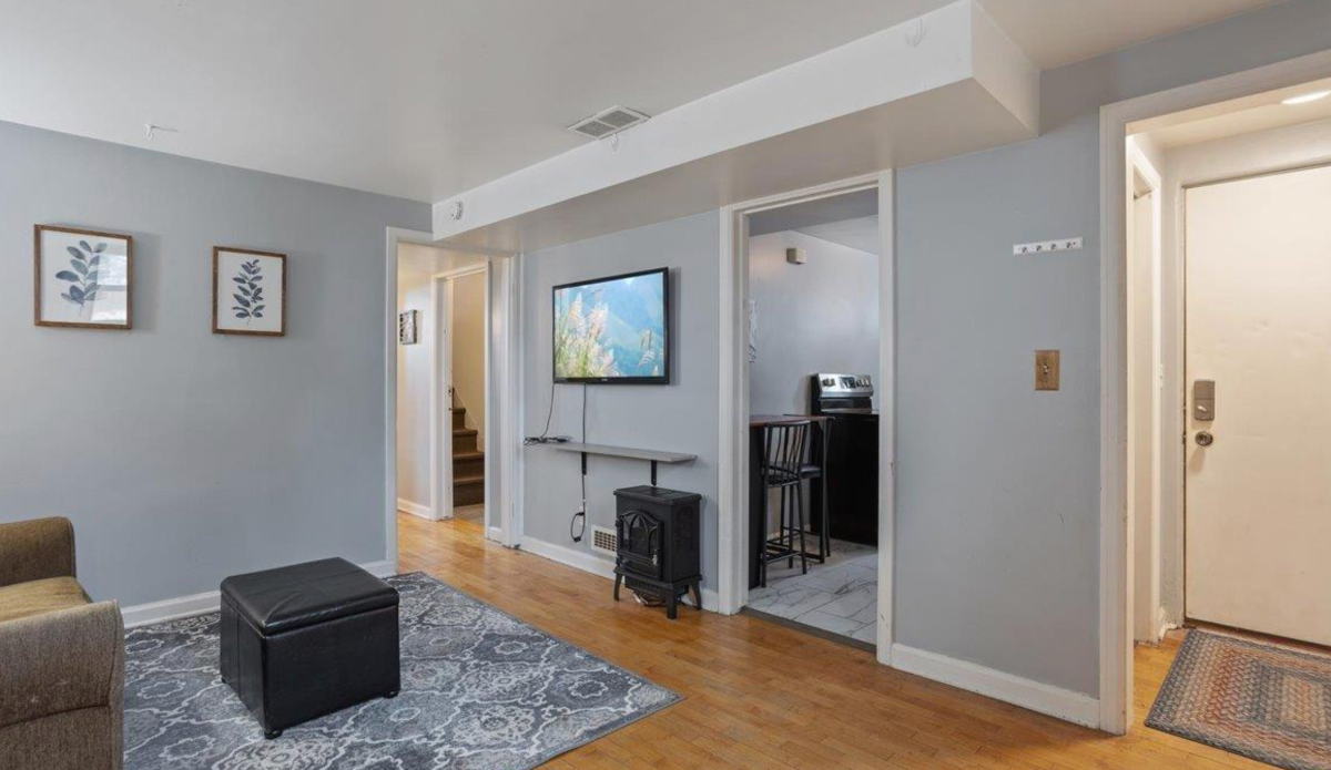 Furnished 1-Bed/1-Bath House in Quiet Neighborhood - Photo 2