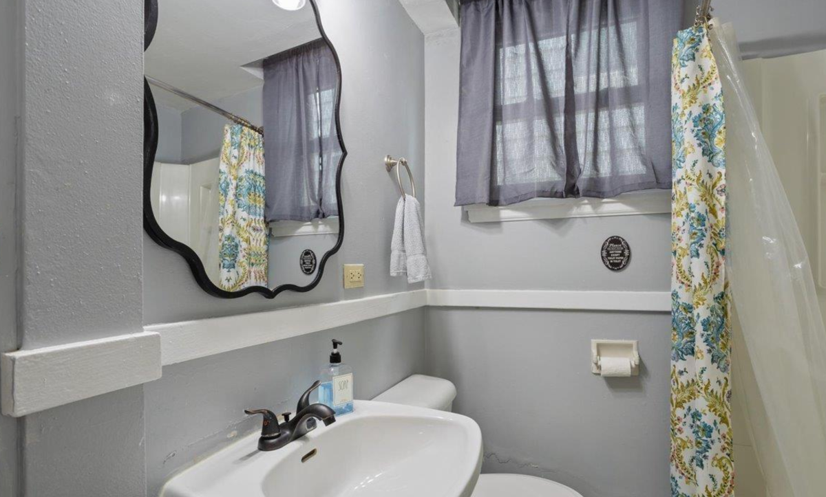 Furnished 1-Bed/1-Bath House in Quiet Neighborhood - Photo 8