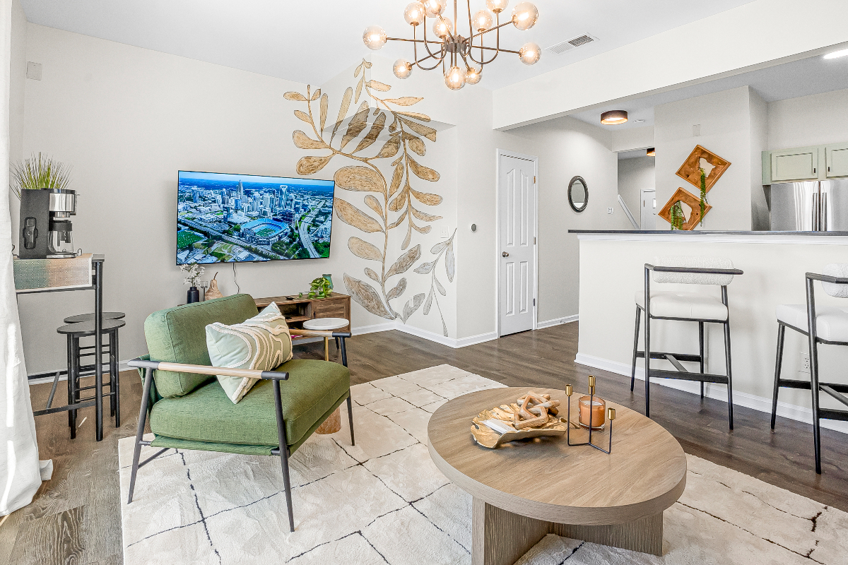 Modern Pet-Friendly Townhome Near Uptown - Walk to Optimist Hall, Hospitals & Light Rail