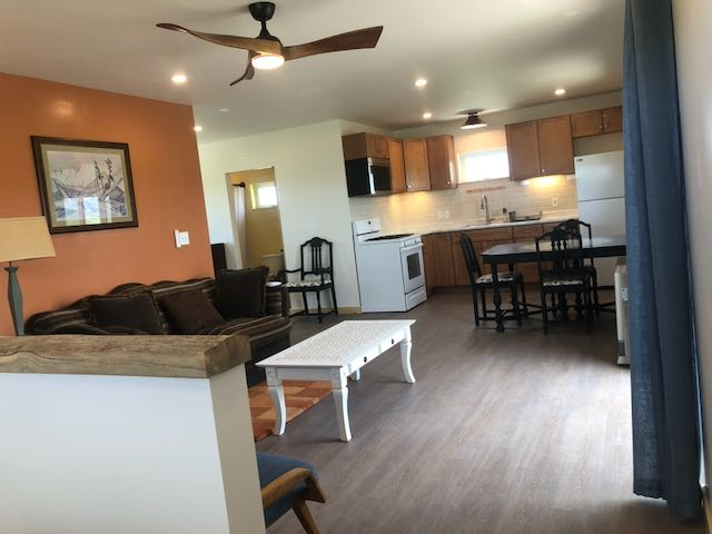 The Lander Roost 1BR w/ garage - Photo 3