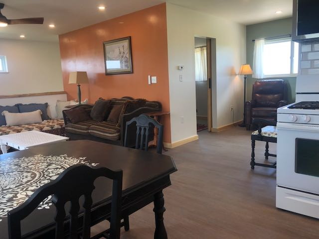 The Lander Roost 1BR w/ garage - Photo 9