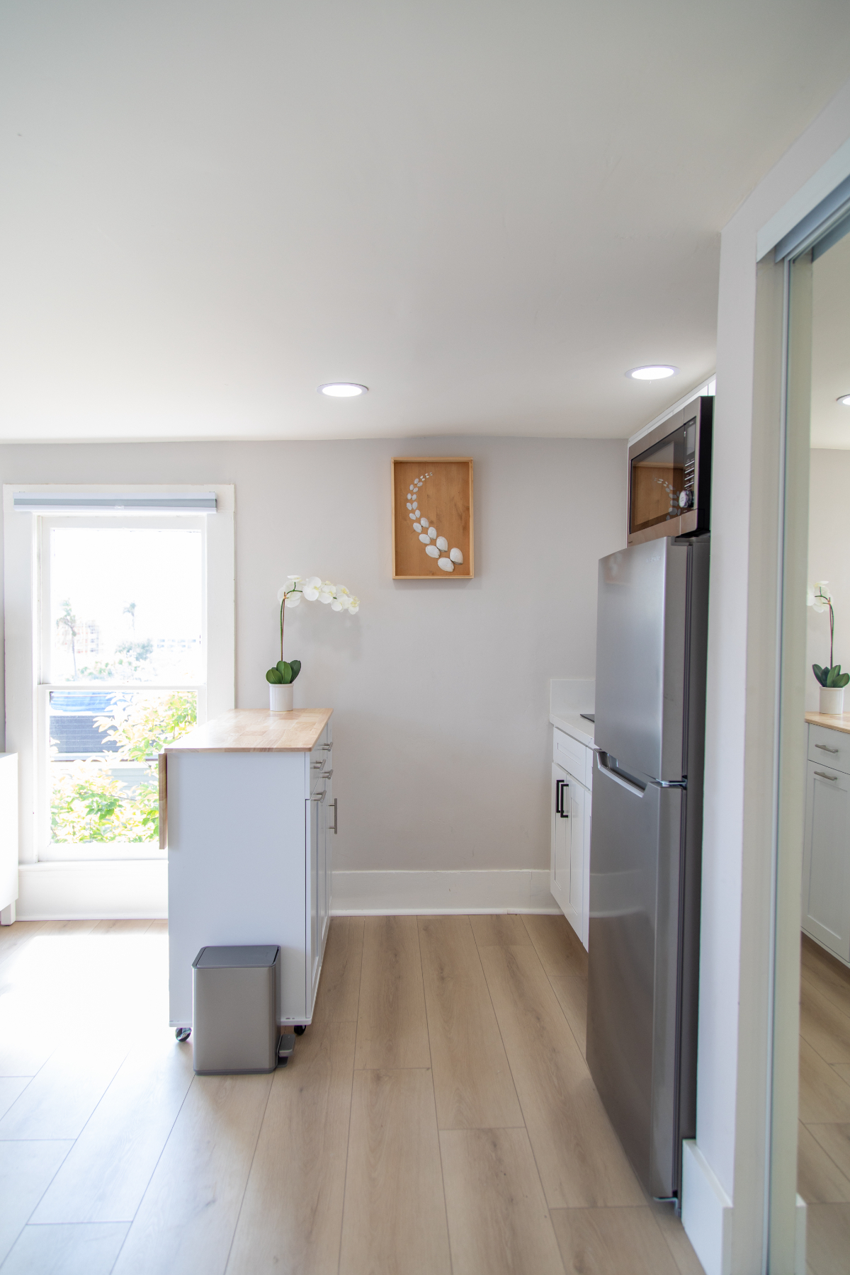 Cozy studio in prime downtown location - Photo 3