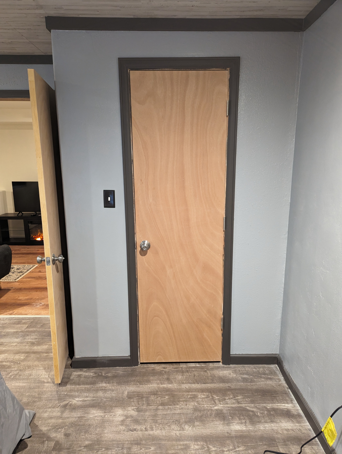 Comfortable Basement Apartment - Photo 7
