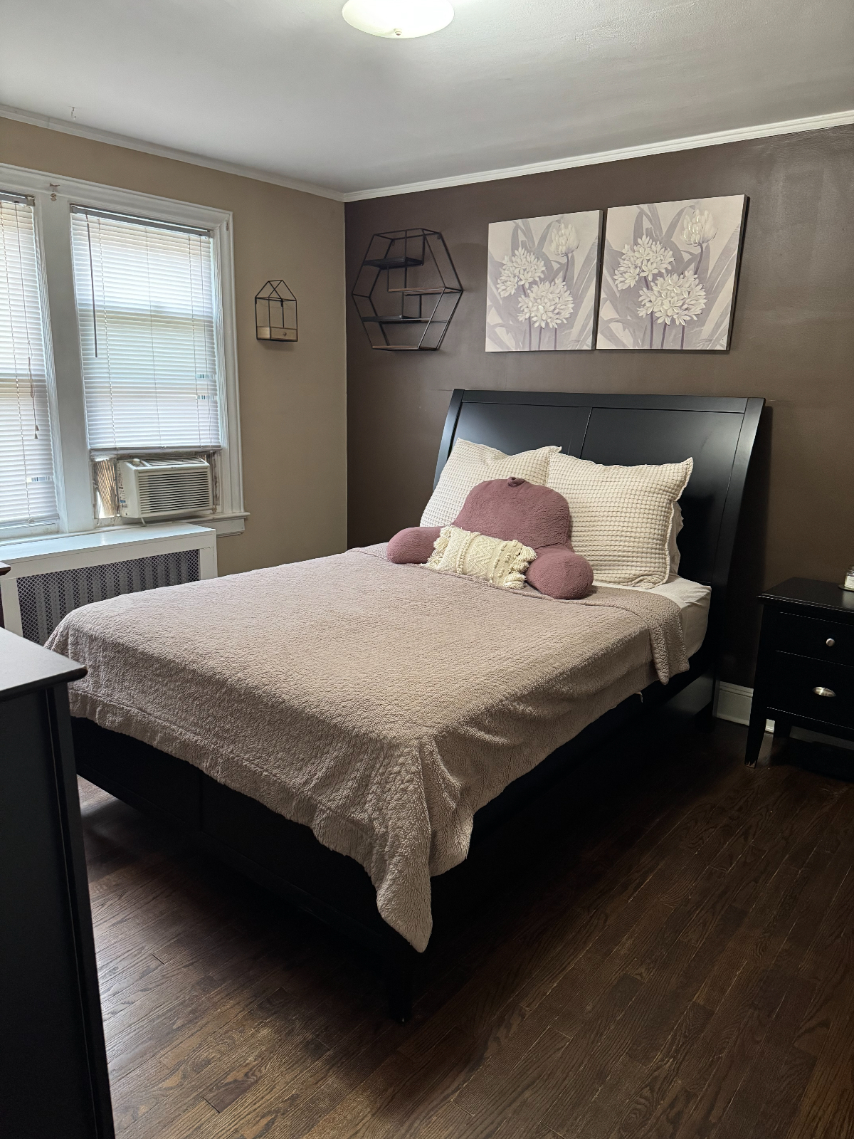 Beautiful private room - bedroom in Yonkers only 30 minutes from NYC - walk to bus and drive 10 mins - Photo 1