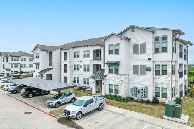 Beautiful 1 and 2 Bedroom apartments in Cleburne Texas - Photo 1