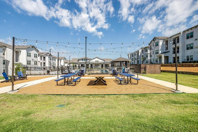 Beautiful 1 and 2 Bedroom apartments in Cleburne Texas - Photo 4