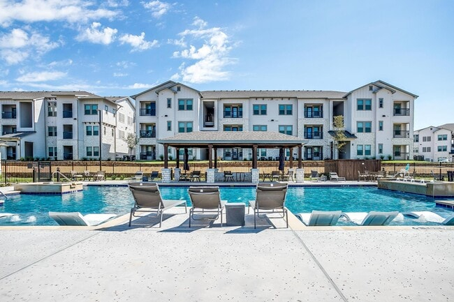 Beautiful 1 and 2 Bedroom apartments in Cleburne Texas - Photo 5