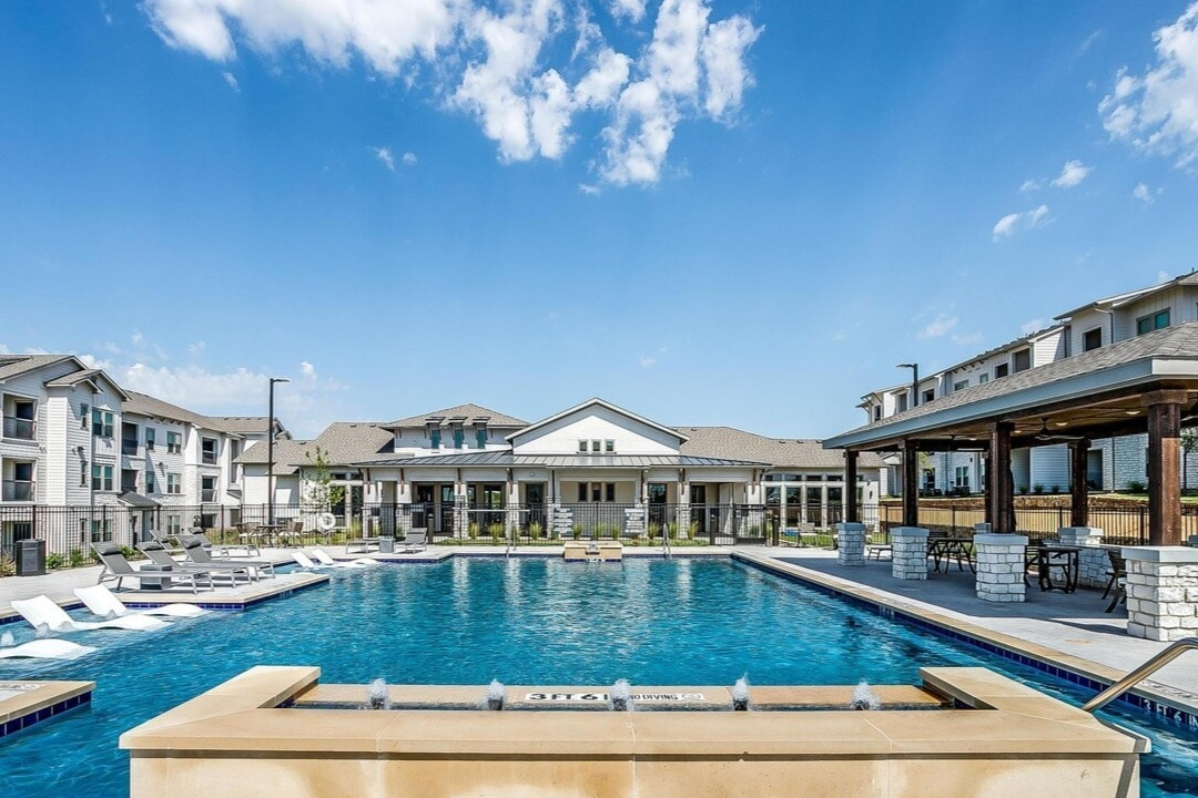 Beautiful 1 and 2 Bedroom apartments in Cleburne Texas - Photo 9