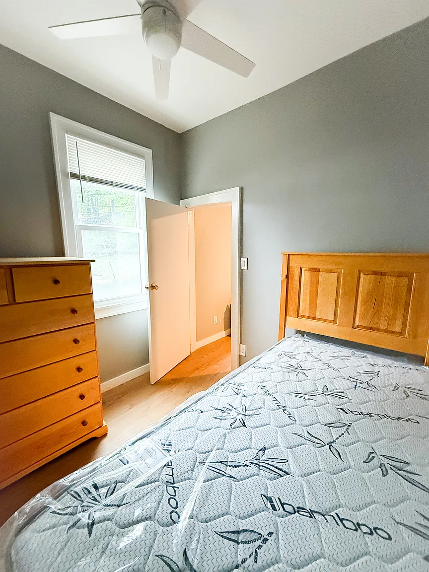 Comfortable, Clean & Convenient--Updated Apartment Near Downtown Troy - Photo 3