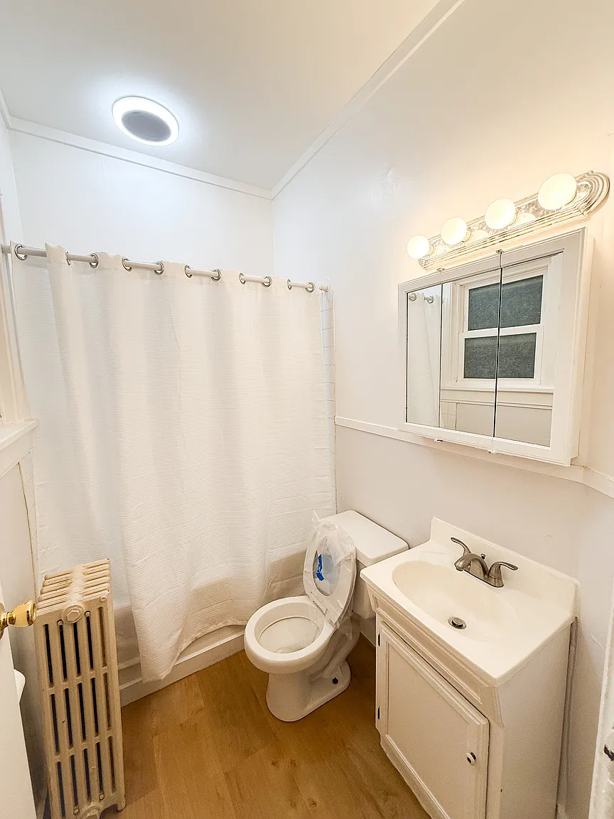 Comfortable, Clean & Convenient--Updated Apartment Near Downtown Troy - Photo 4