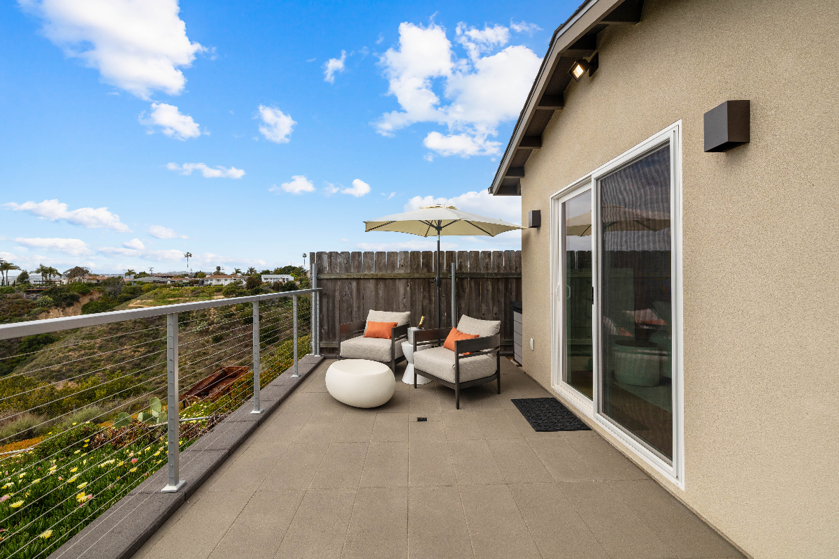 Lux Bay View Bungalow - Infinite Coastal Views - Photo 6