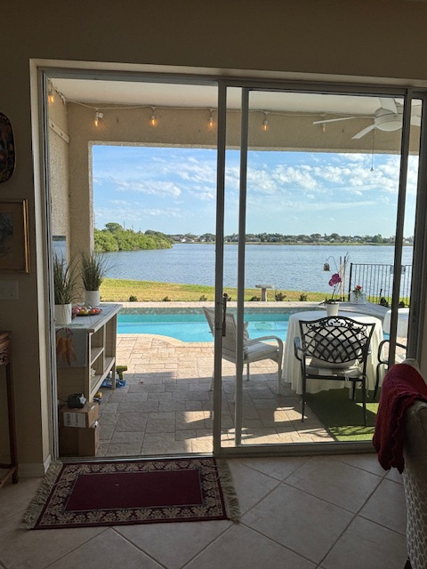 Lake View Poolside Suite with Private Bed & Bath - Photo 10