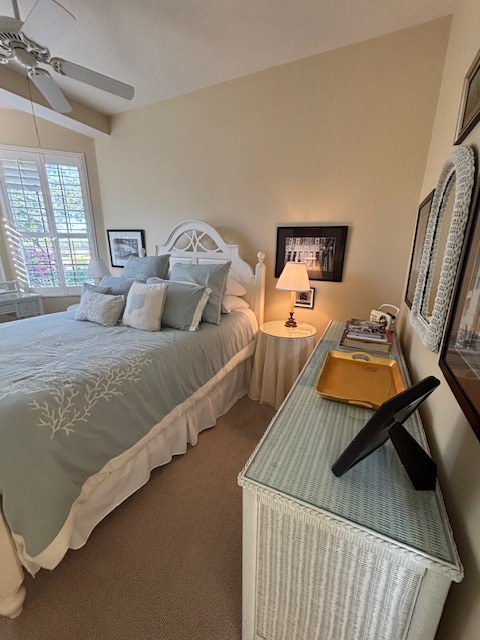 Lake View Poolside Suite with Private Bed & Bath - Photo 2
