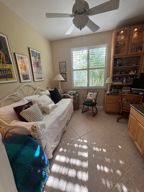 Lake View Poolside Suite with Private Bed & Bath - Photo 8