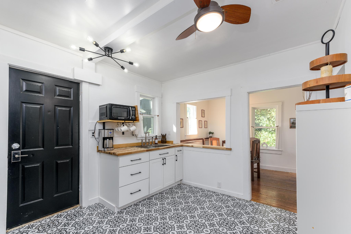 1854 House furnished rental units - Photo 6