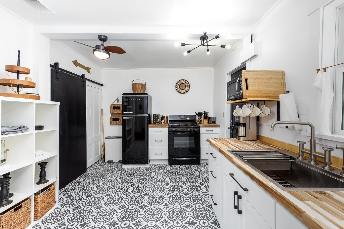 1854 House furnished rental units - Photo 7