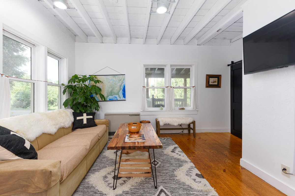 1854 House furnished rental units - Photo 9