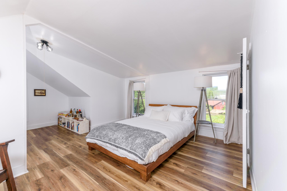 1854 House furnished rental units - Photo 12