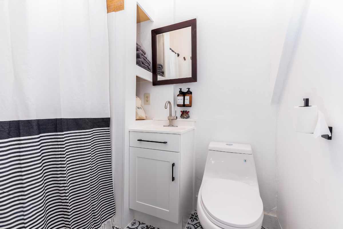 1854 House furnished rental units - Photo 11