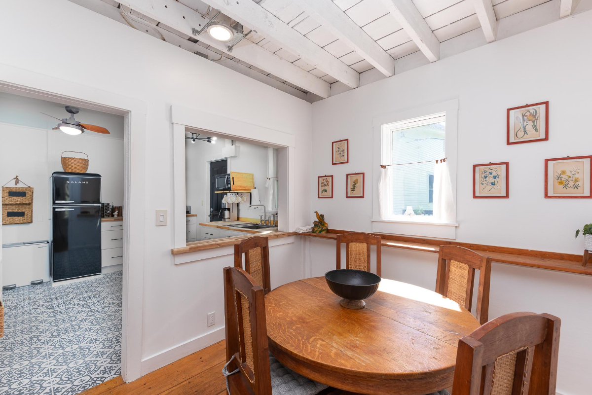 1854 House furnished rental units - Photo 8