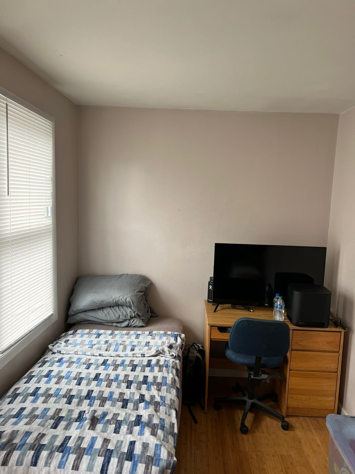 Centrally Located Beautiful Apartment near hospitals with 4 cozy bedrooms and 2 full baths with publ - Photo 5