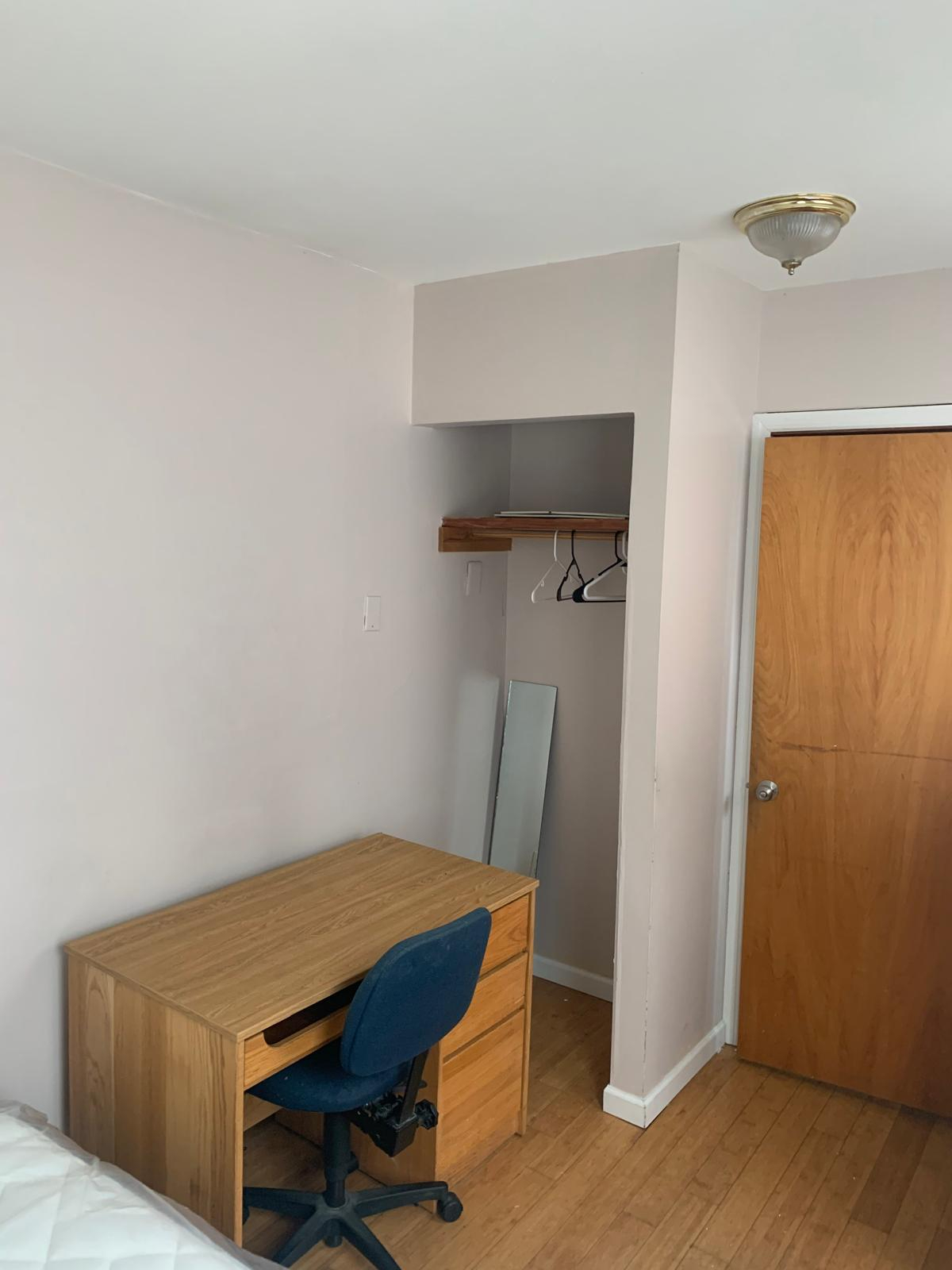 Centrally Located Beautiful Apartment near hospitals with 4 cozy bedrooms and 2 full baths with publ - Photo 6