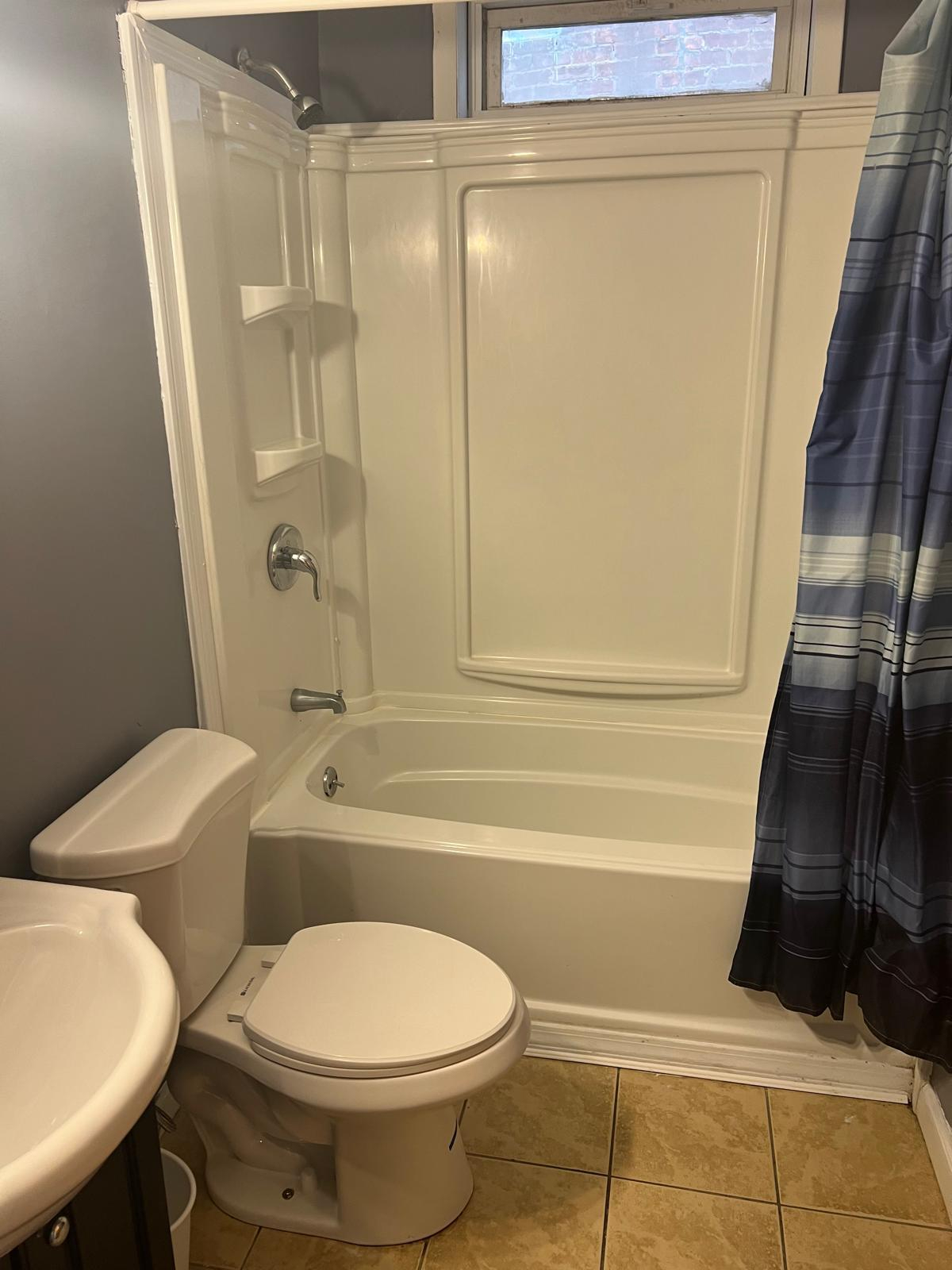 Centrally Located Beautiful Apartment near hospitals with 4 cozy bedrooms and 2 full baths with publ - Photo 11