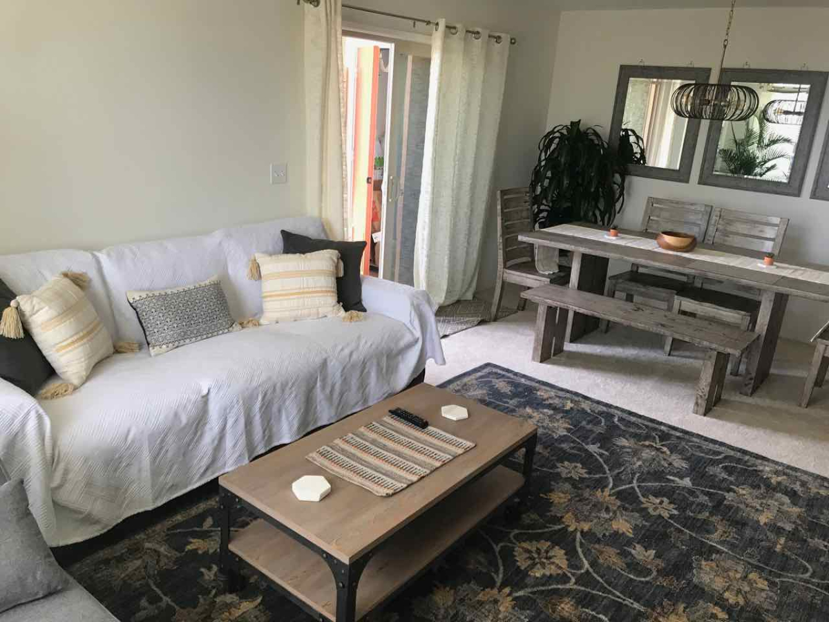 3-bedroom 2 baths condo - Photo 3