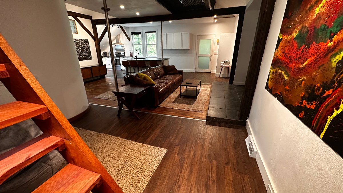 Cozy Art Cottage In The Woods - Photo 7