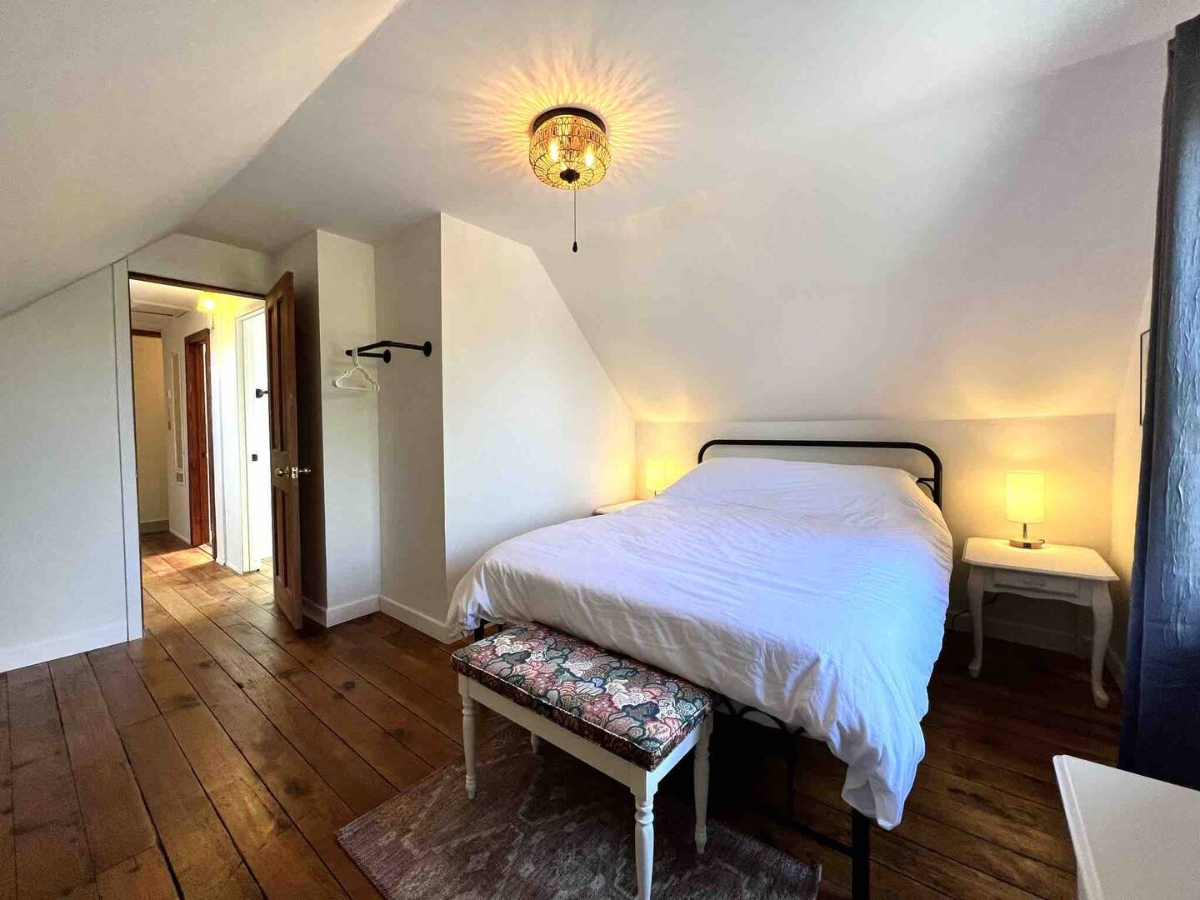 Spacious & Serene Retreat with Hot Tub - Photo 12