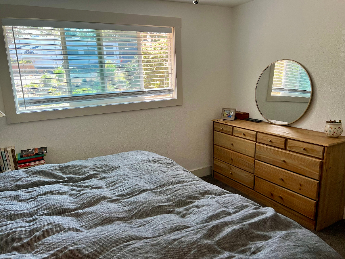 Bend Oregon Cozy 3 Bedroom, 2 Bath Home in a quiet neighborhood - Photo 6