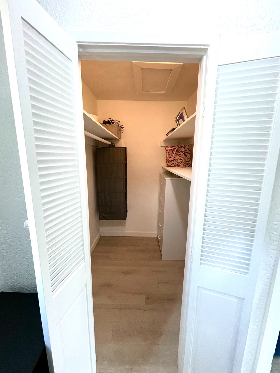 Bright and Private Studio with Yard Access in Prime Hollywood - Photo 3