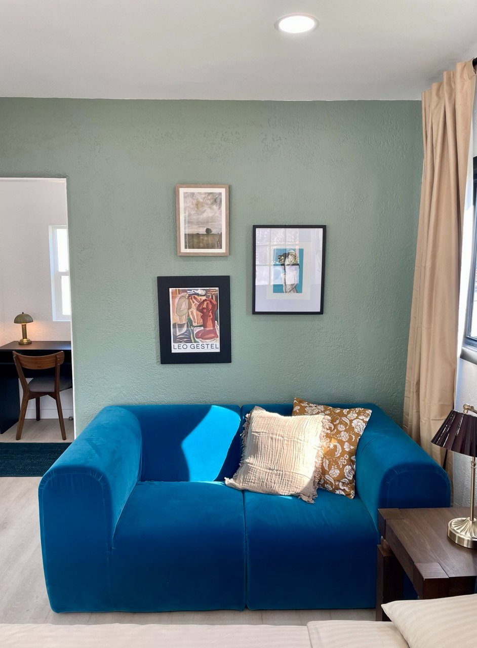 Bright and Private Studio with Yard Access in Prime Hollywood - Photo 1