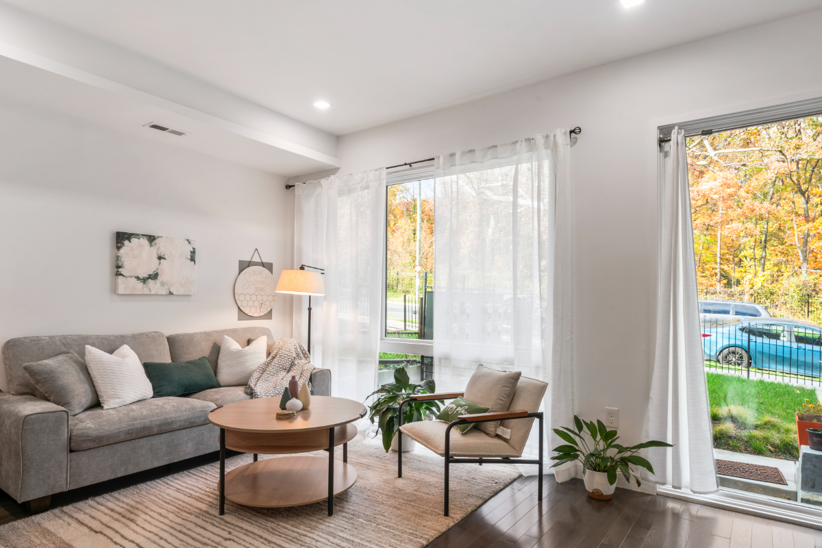 A boutique hotel experience with views. Excellent location. Unit 4 - Photo 4