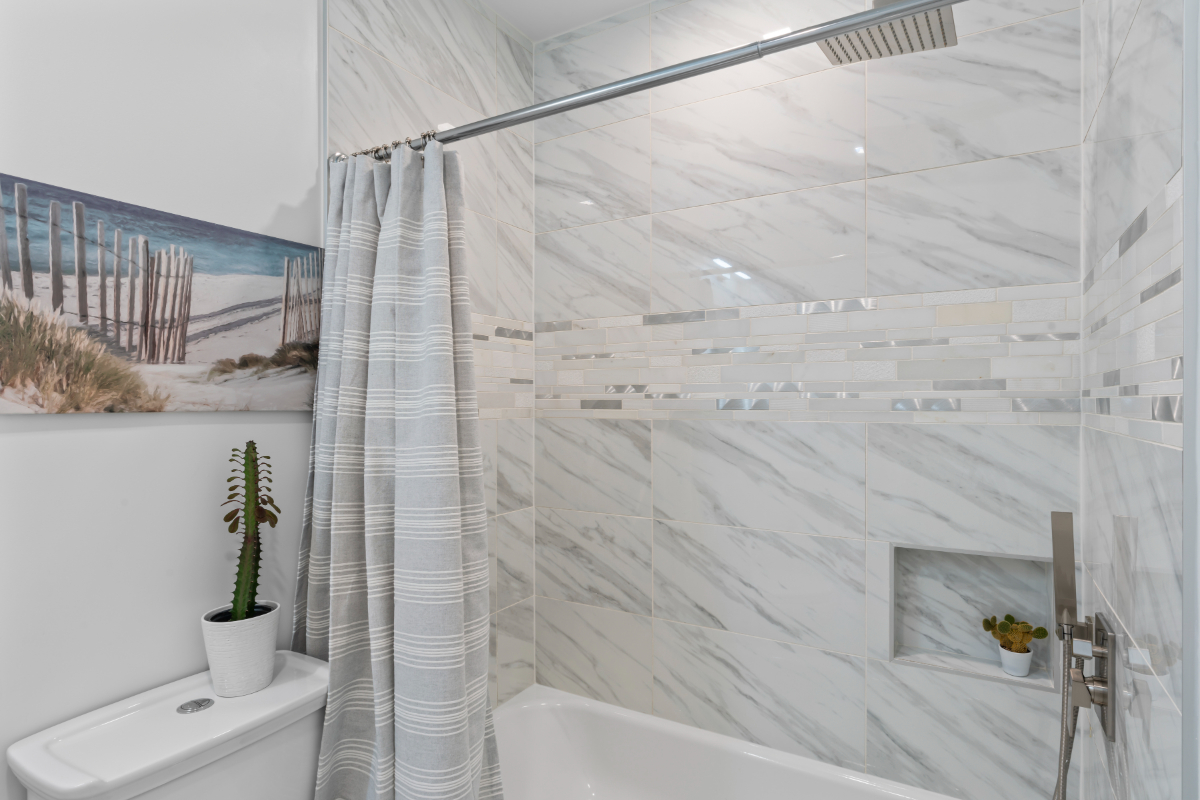 A boutique hotel experience with views. Excellent location. Unit 4 - Photo 7