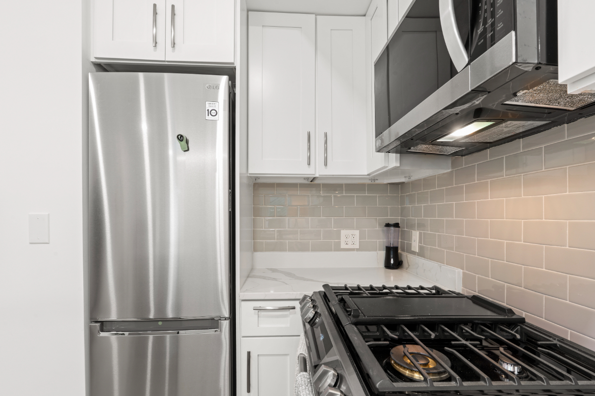 A boutique hotel experience with views. Excellent location. Unit 4 - Photo 8