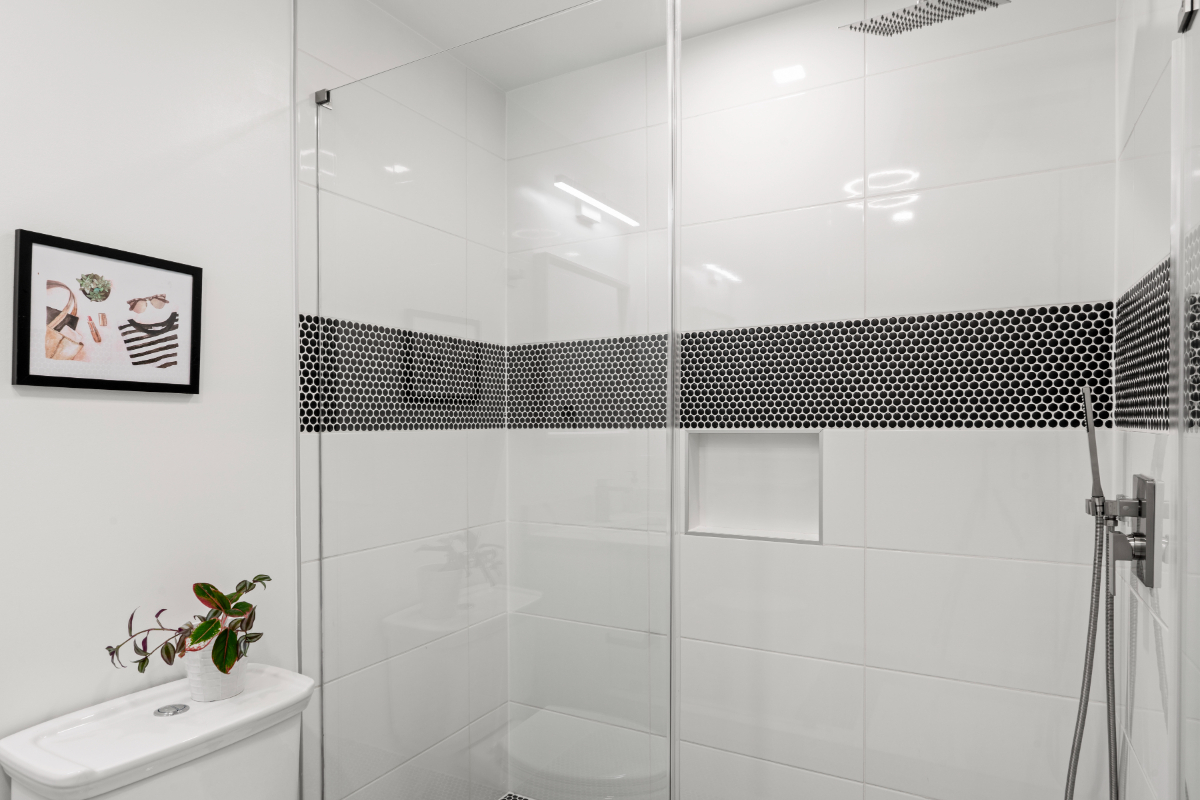 A boutique hotel experience with views. Excellent location. Unit 4 - Photo 11