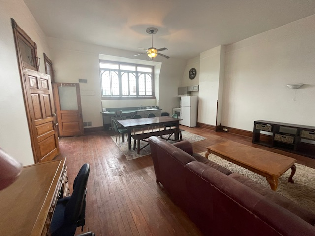 Ballroom Loft Apartment - Photo 3